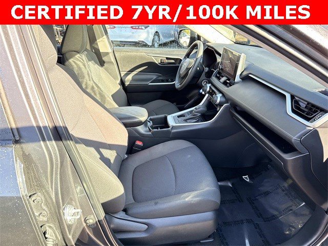 Used 2024 Toyota RAV4 LE image 9