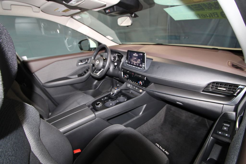 Used 2022 Nissan Rogue SV AWD/4WD image 21