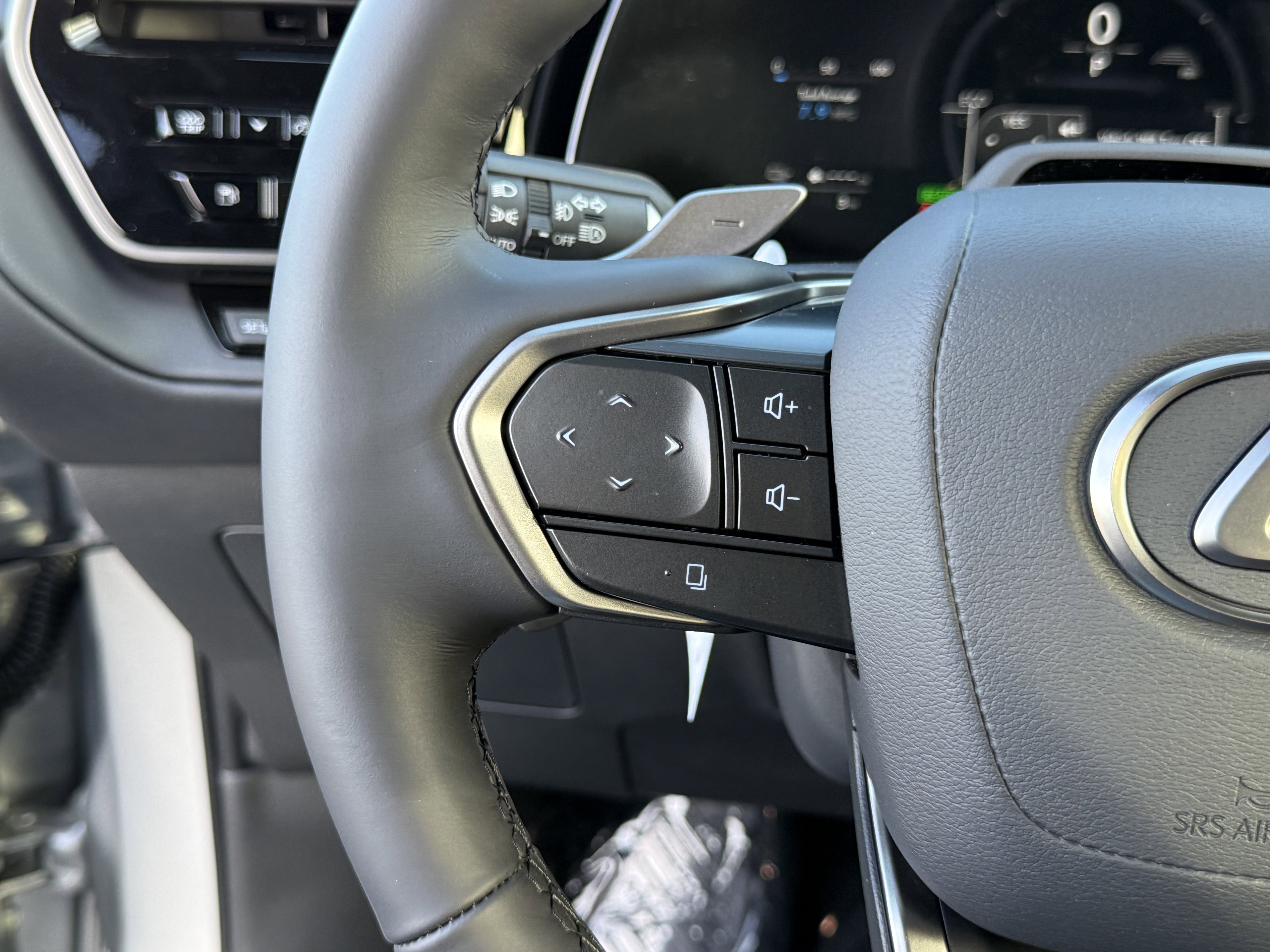 New 2026 Lexus TX 550h AWD Plug-In Hybrid image 21