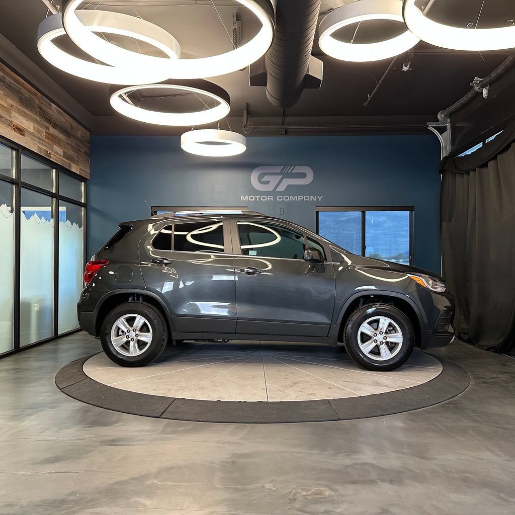 Used 2018 Chevrolet Trax LT w/ Driver Confidence Package AWD/4WD image 2