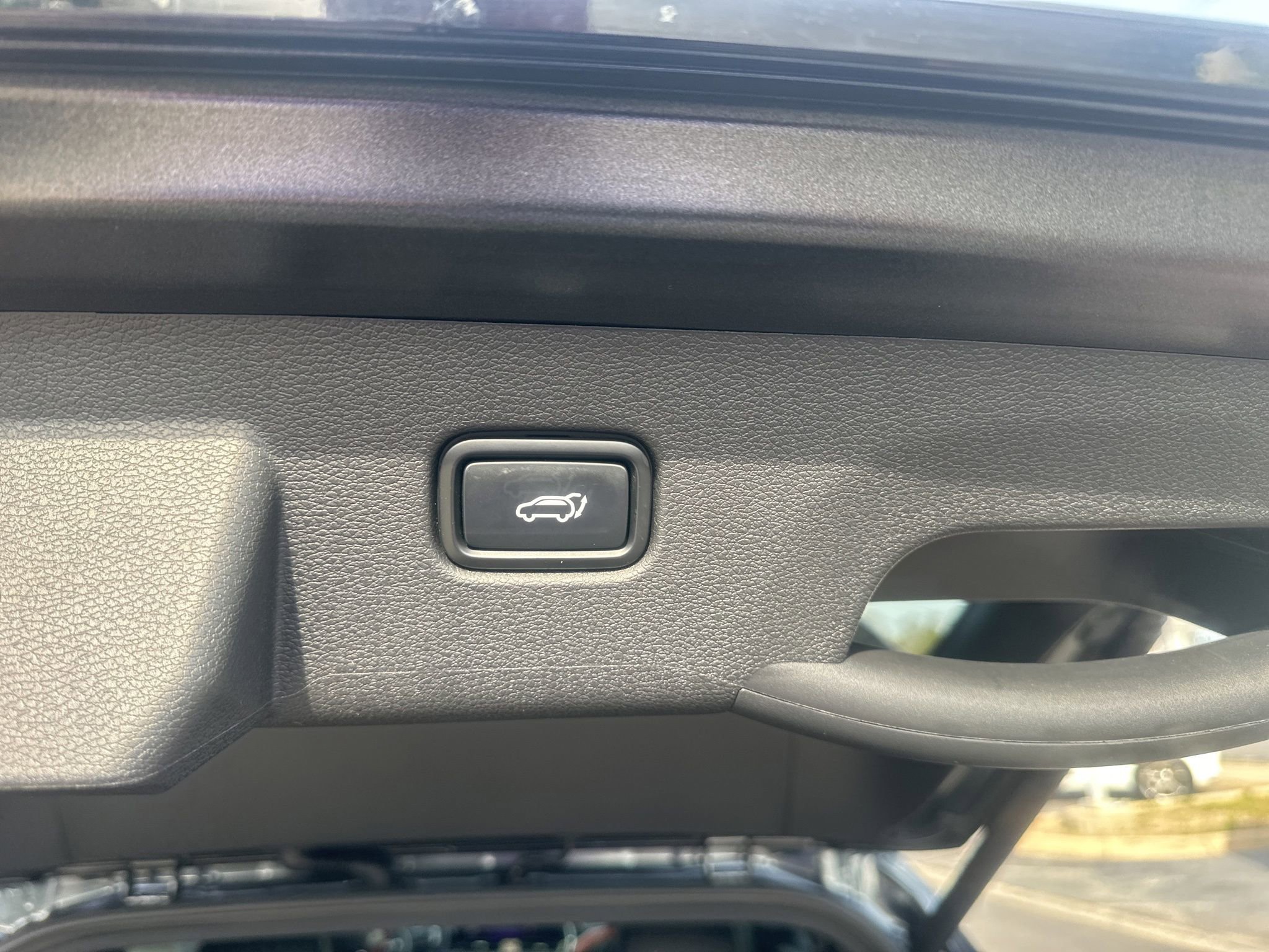 Used 2025 Kia Sportage SX image 19