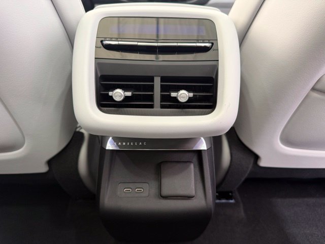Used 2025 Cadillac Lyriq Luxury w/ LPO, Floor Liner Package AWD/4WD image 27