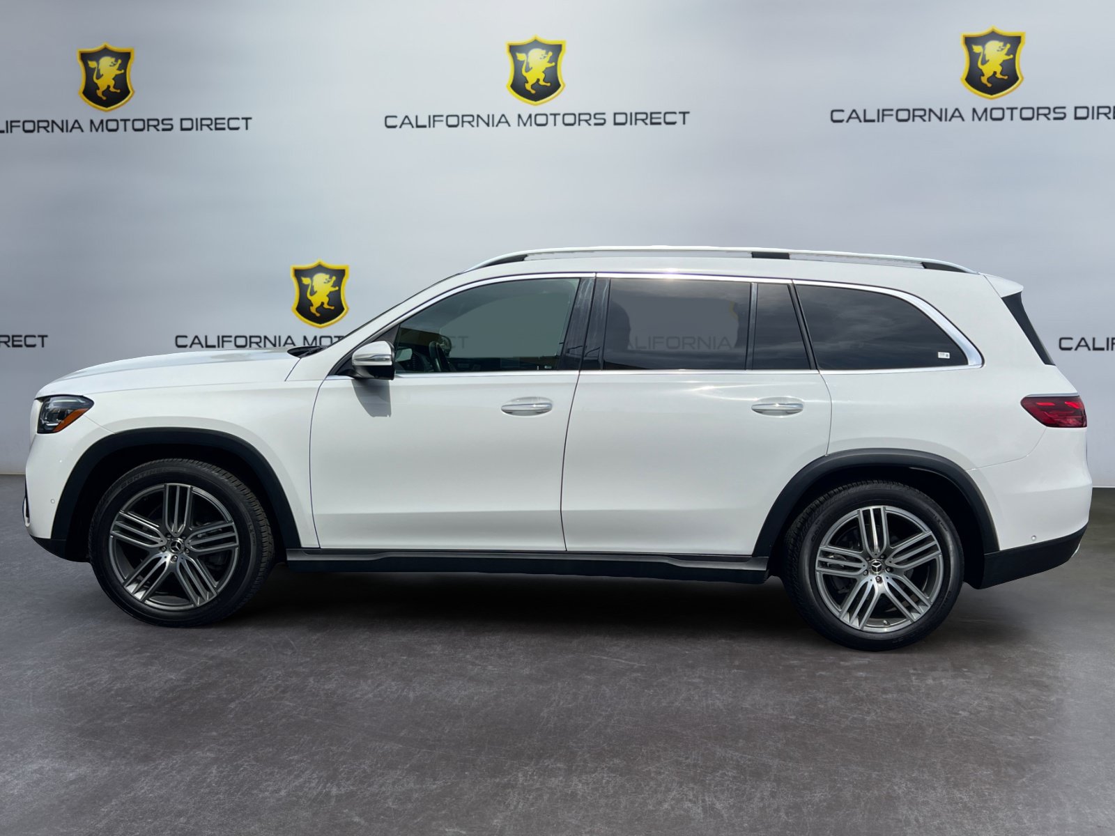 Used 2024 Mercedes-Benz GLS 450 4MATIC image 2