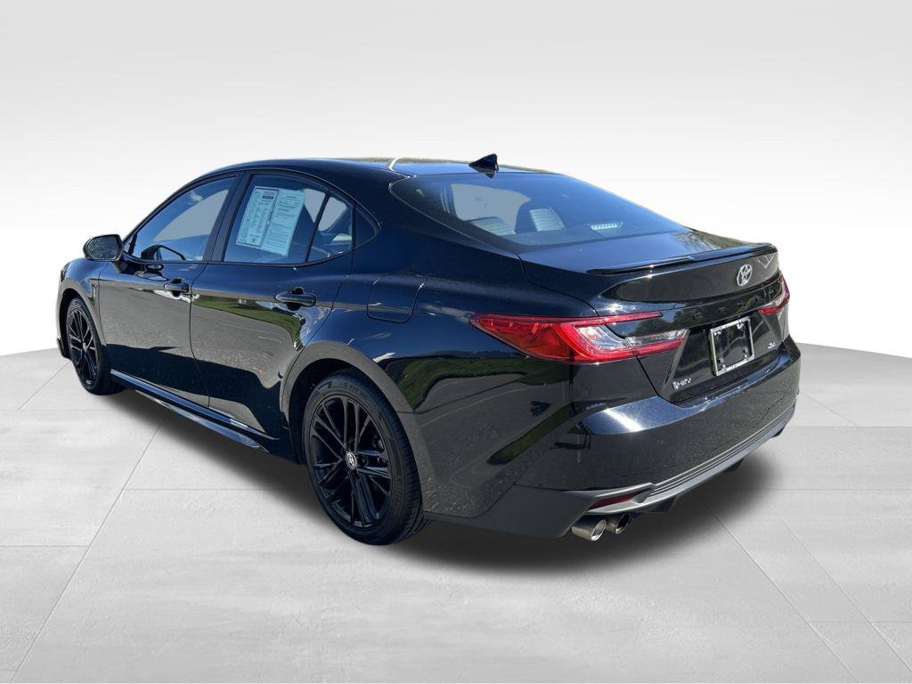 Certified 2025 Toyota Camry SE FWD image 3