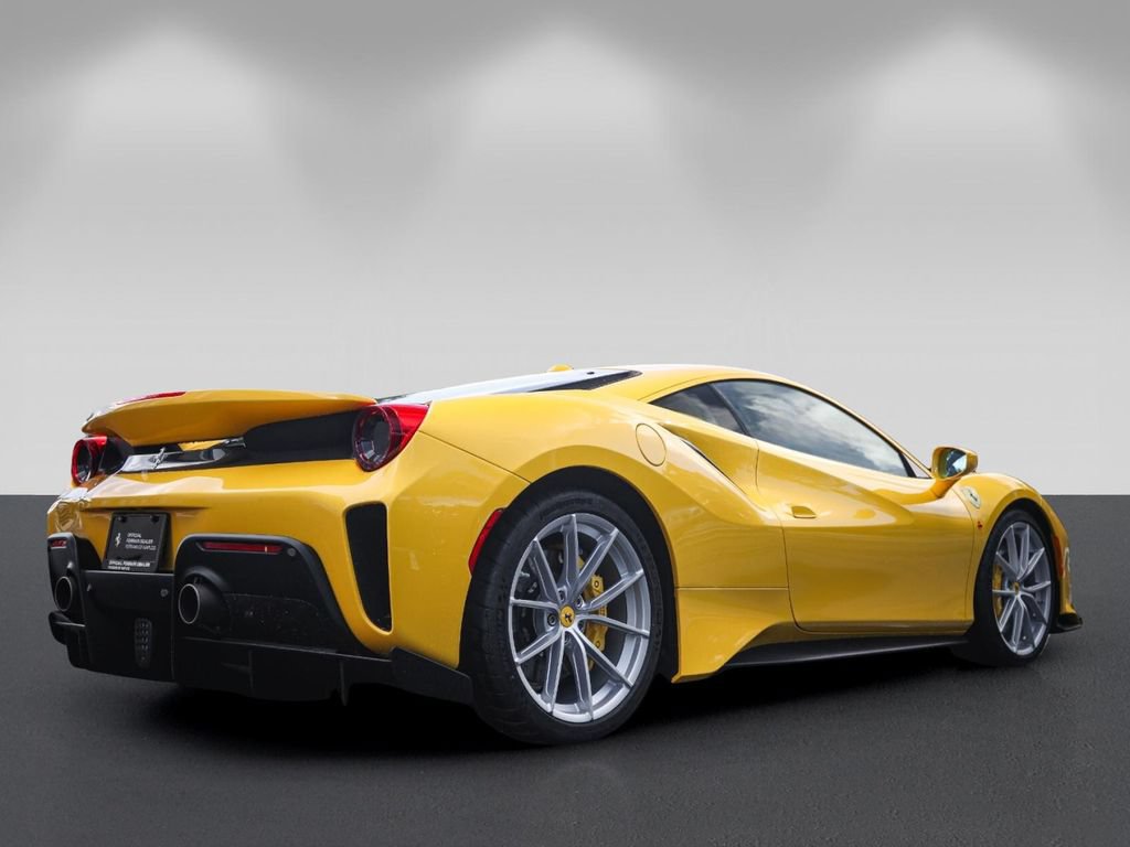 Used 2019 Ferrari 488 Pista Coupe RWD image 3