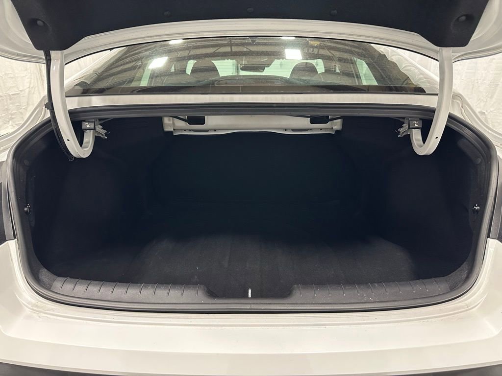 Used 2025 Hyundai Elantra Sport image 44