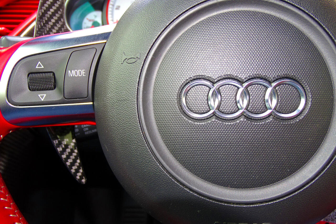 Used 2012 Audi R8 V10 image 21