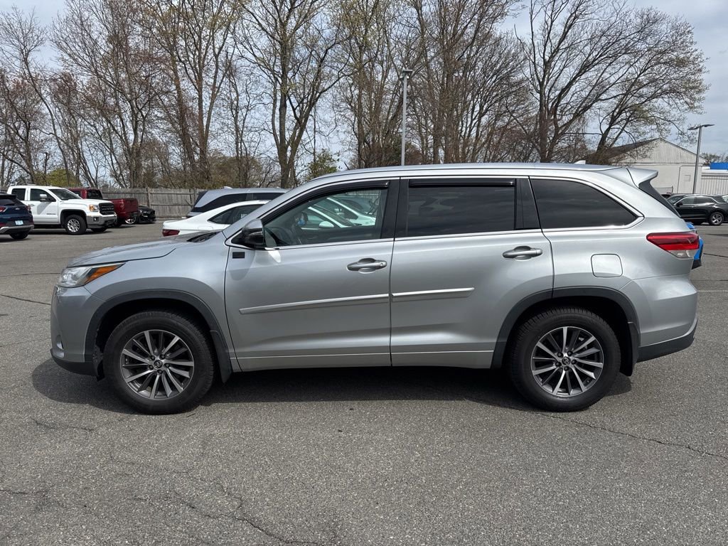 Used 2018 Toyota Highlander XLE AWD/4WD image 1