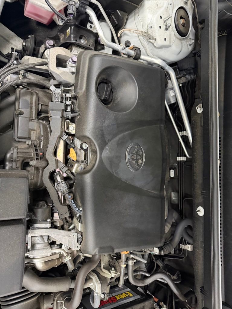 Used 2021 Toyota RAV4 Limited image 9