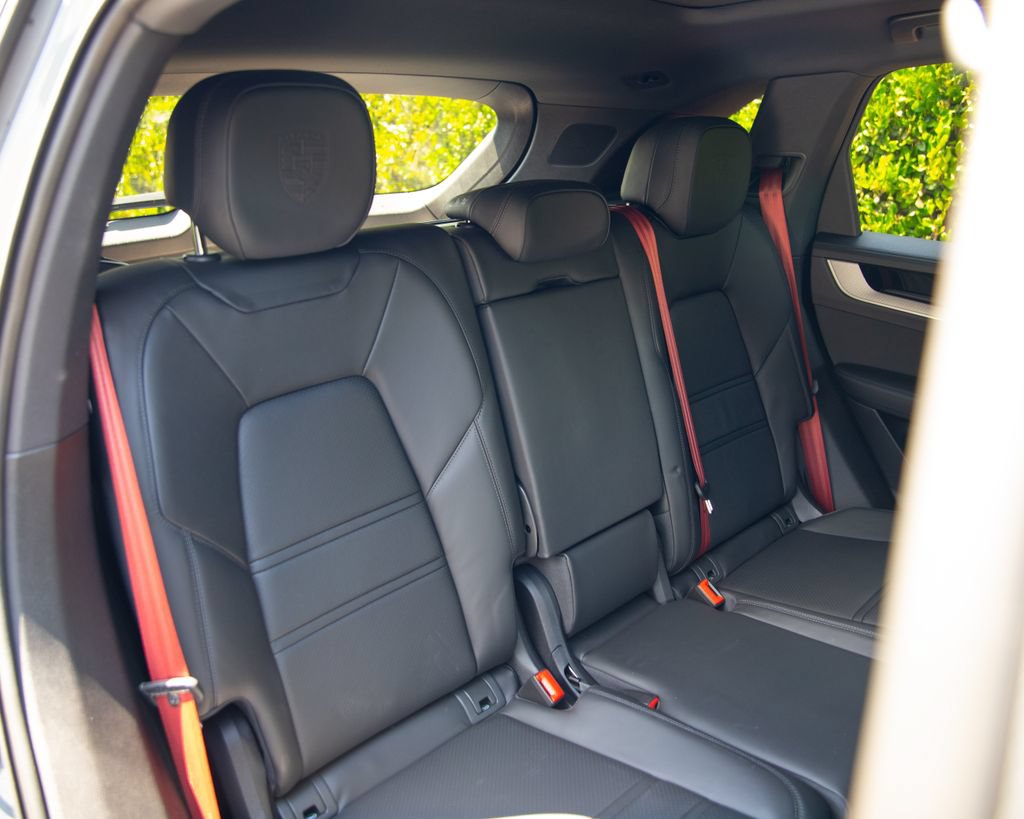 Certified 2026 Porsche Cayenne AWD/4WD image 17