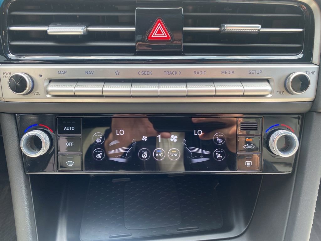 Used 2025 Genesis G70 3.3T Advanced image 10