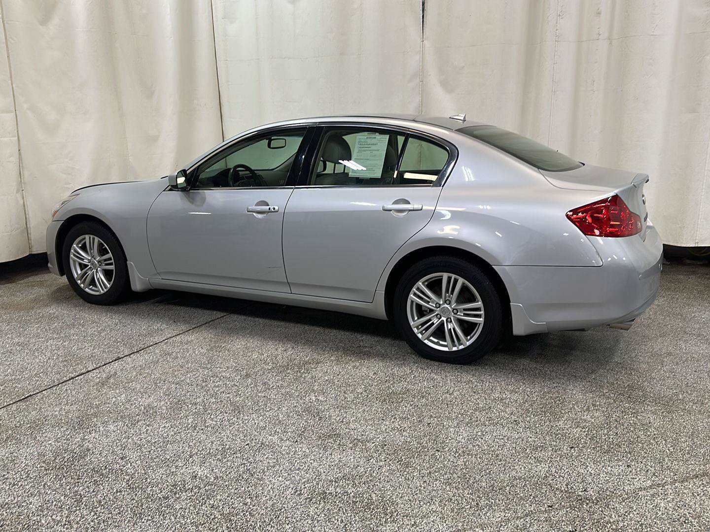 Used 2013 INFINITI G37 x Sedan w/ Premium Pkg AWD/4WD image 3