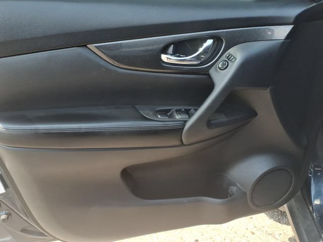 Used 2016 Nissan Rogue SL AWD/4WD image 9