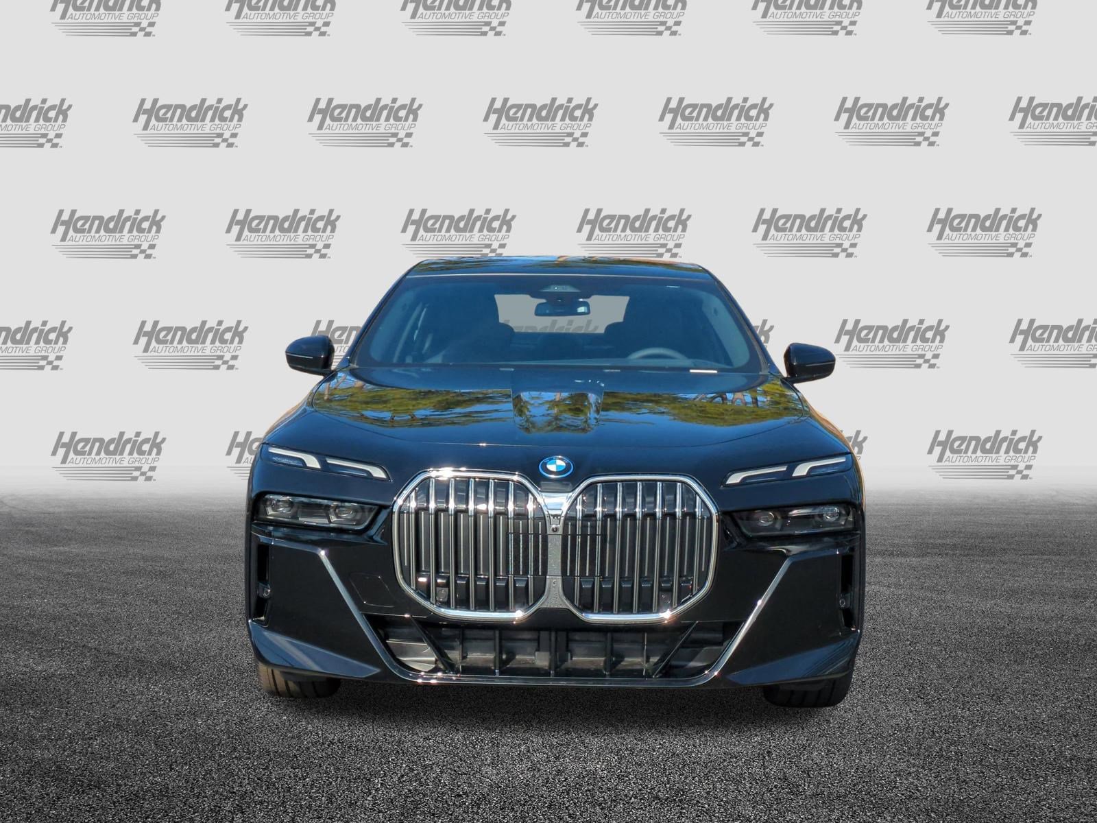 New 2026 BMW 750e xDrive w/ Premium Package AWD/4WD image 3