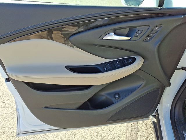 Used 2020 Buick Envision Essence image 9