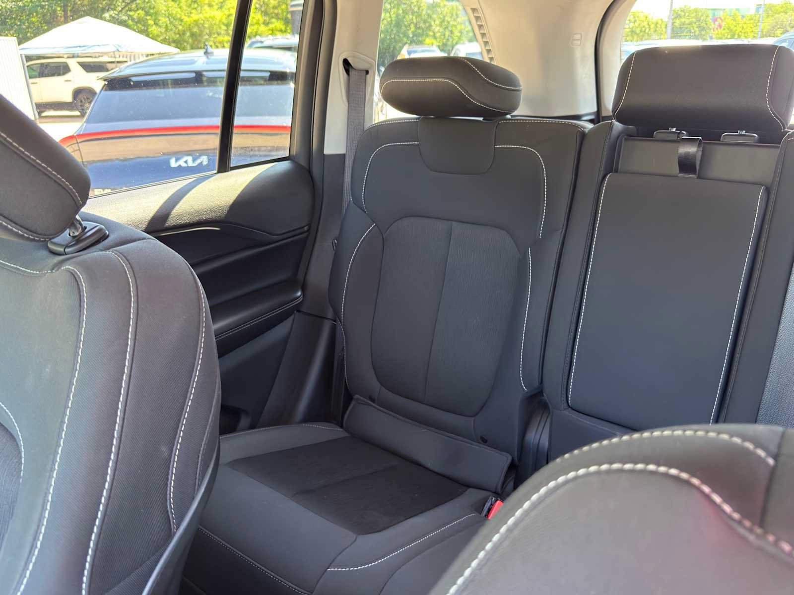 Used 2023 Jeep Grand Cherokee Laredo RWD image 11