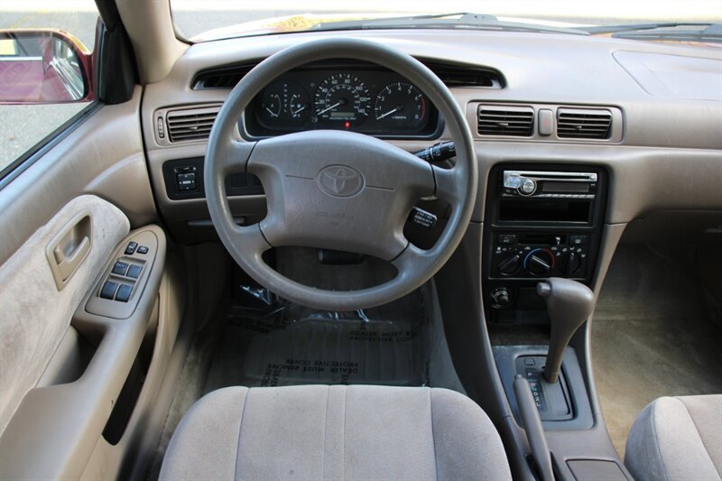 Used 1998 Toyota Camry LE FWD image 16