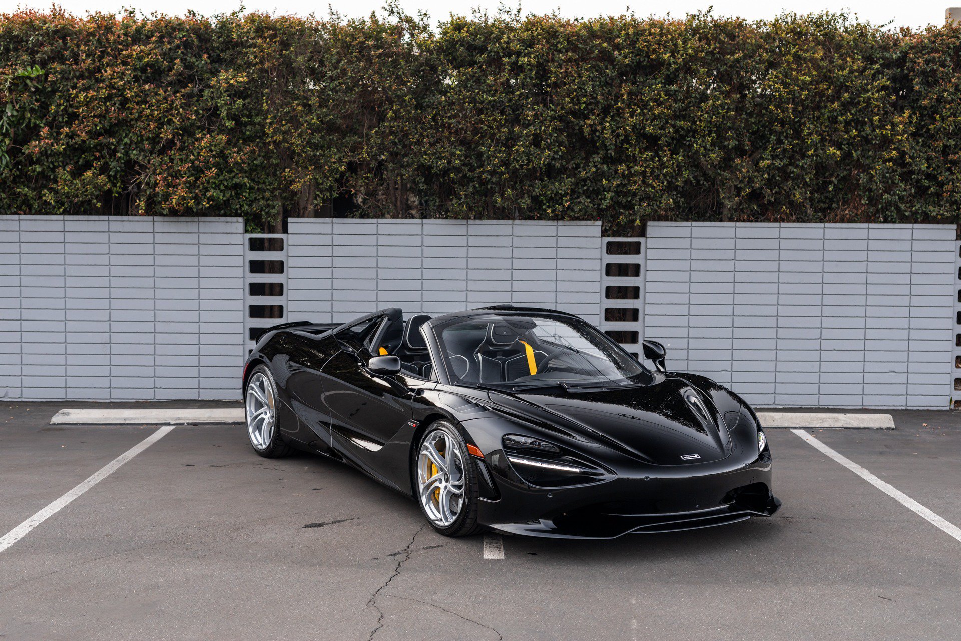 Used 2024 McLaren 750S Spider RWD image 10
