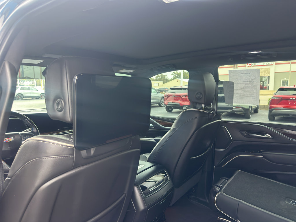 Used 2021 Cadillac Escalade Premium Luxury image 18