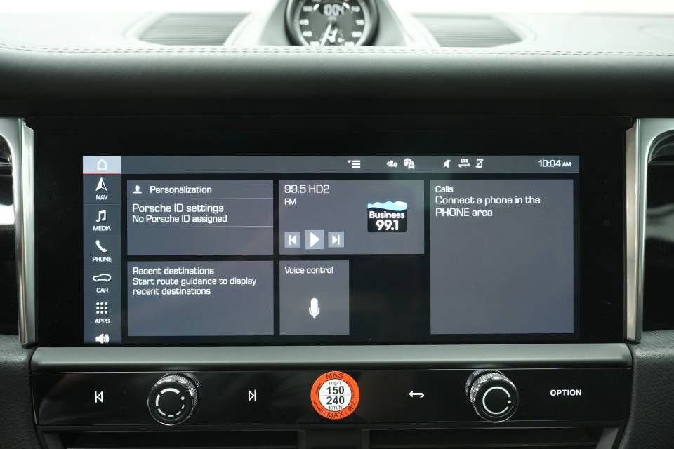 Certified 2026 Porsche Macan AWD/4WD image 17