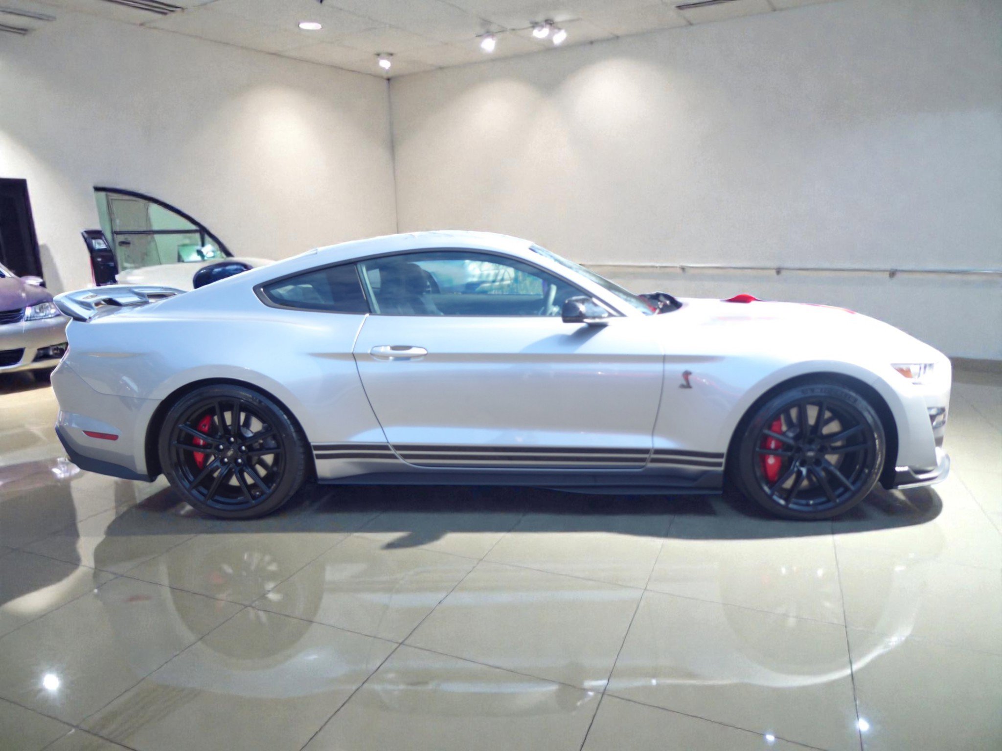 Used 2021 Ford Mustang Shelby GT500 w/ Technology Package RWD image 11