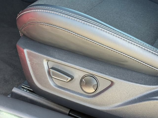 Used 2025 Ford Mustang EcoBoost image 26