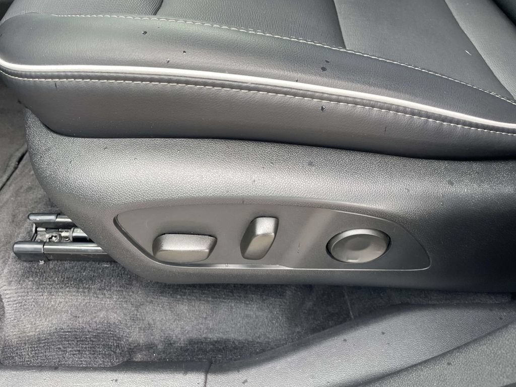 Used 2025 Buick Enclave Preferred FWD image 12
