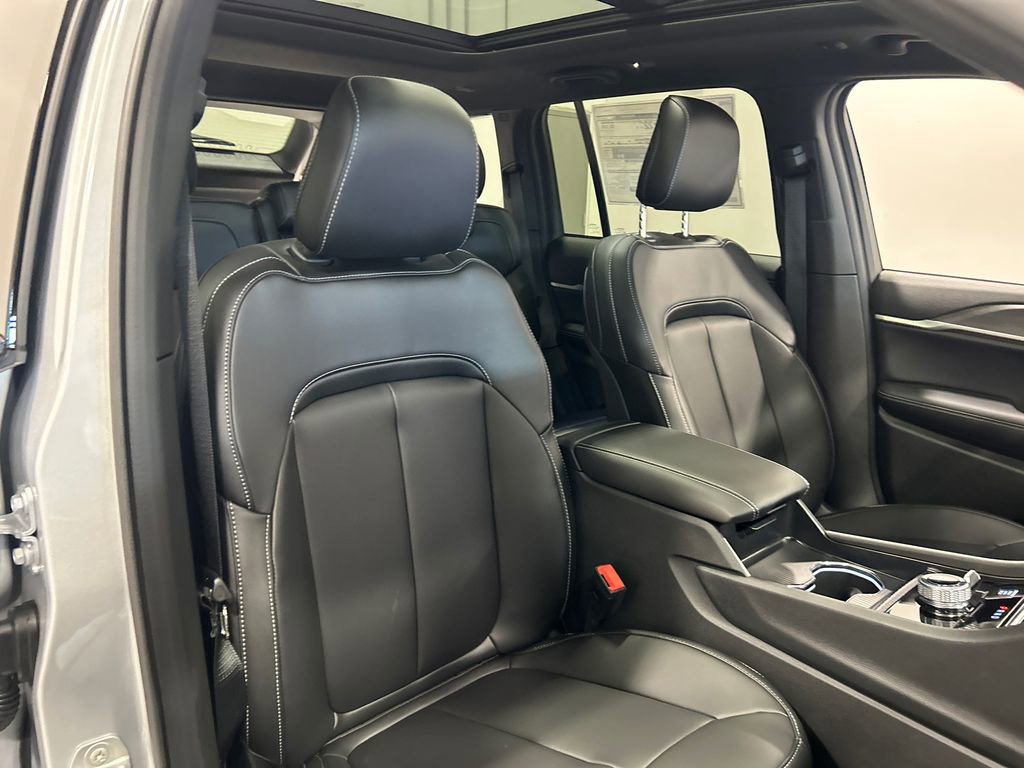 New 2025 Jeep Grand Cherokee Limited image 34