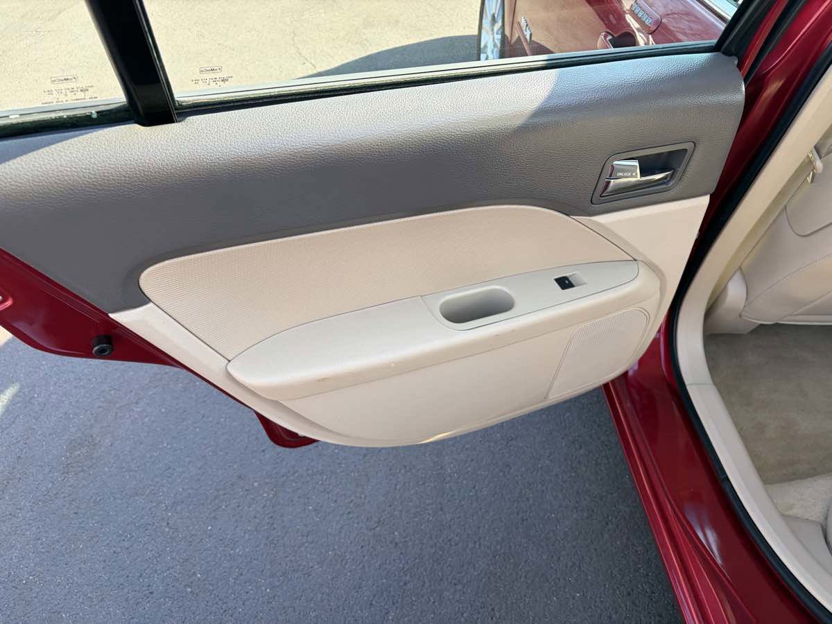 Used 2008 Mercury Milan Premier image 16
