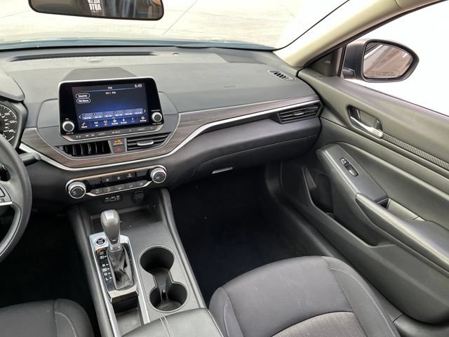 Used 2025 Nissan Altima 2.5 SV FWD image 9