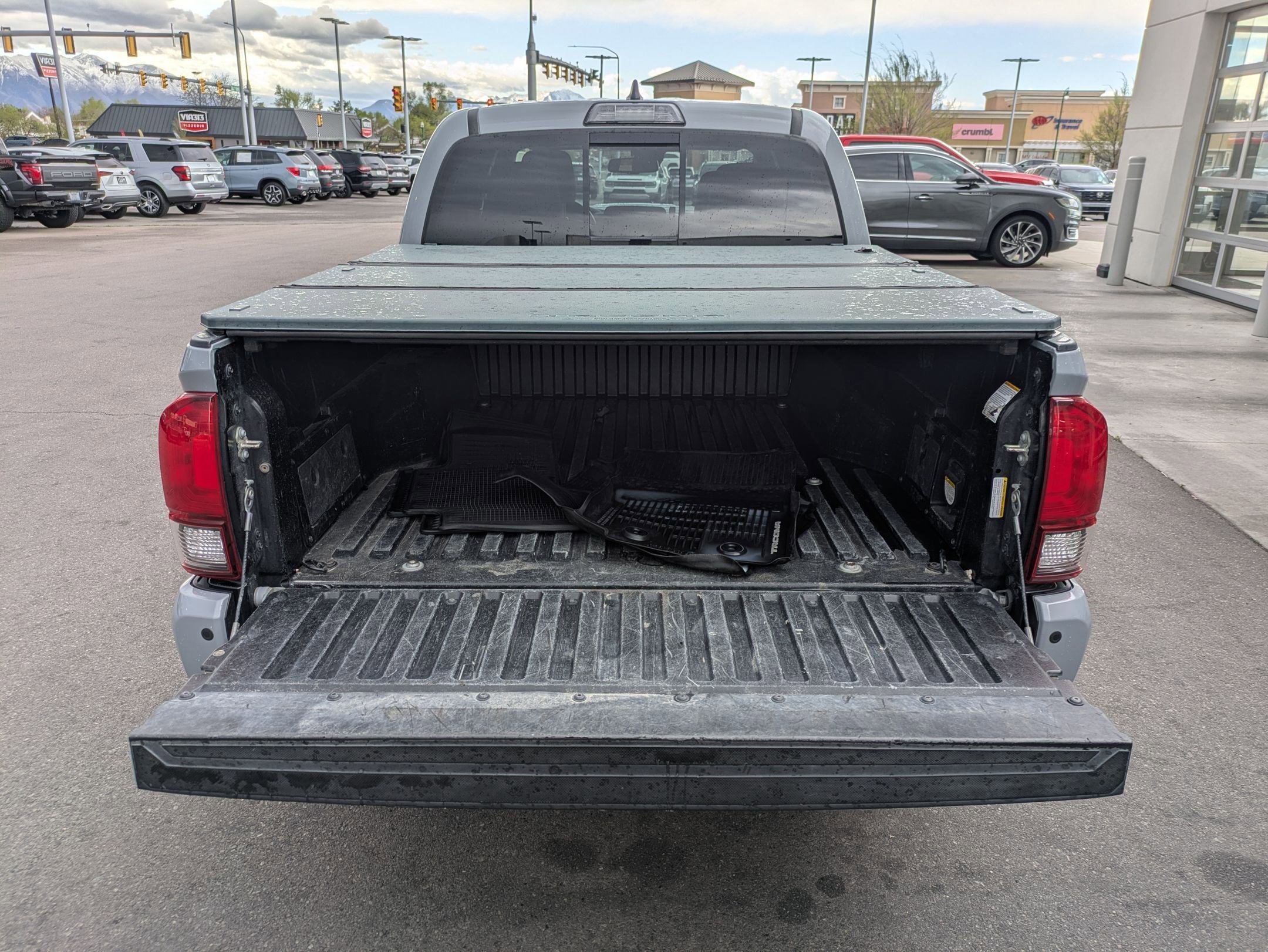 Used 2018 Toyota Tacoma TRD Sport w/ Technology Package image 31