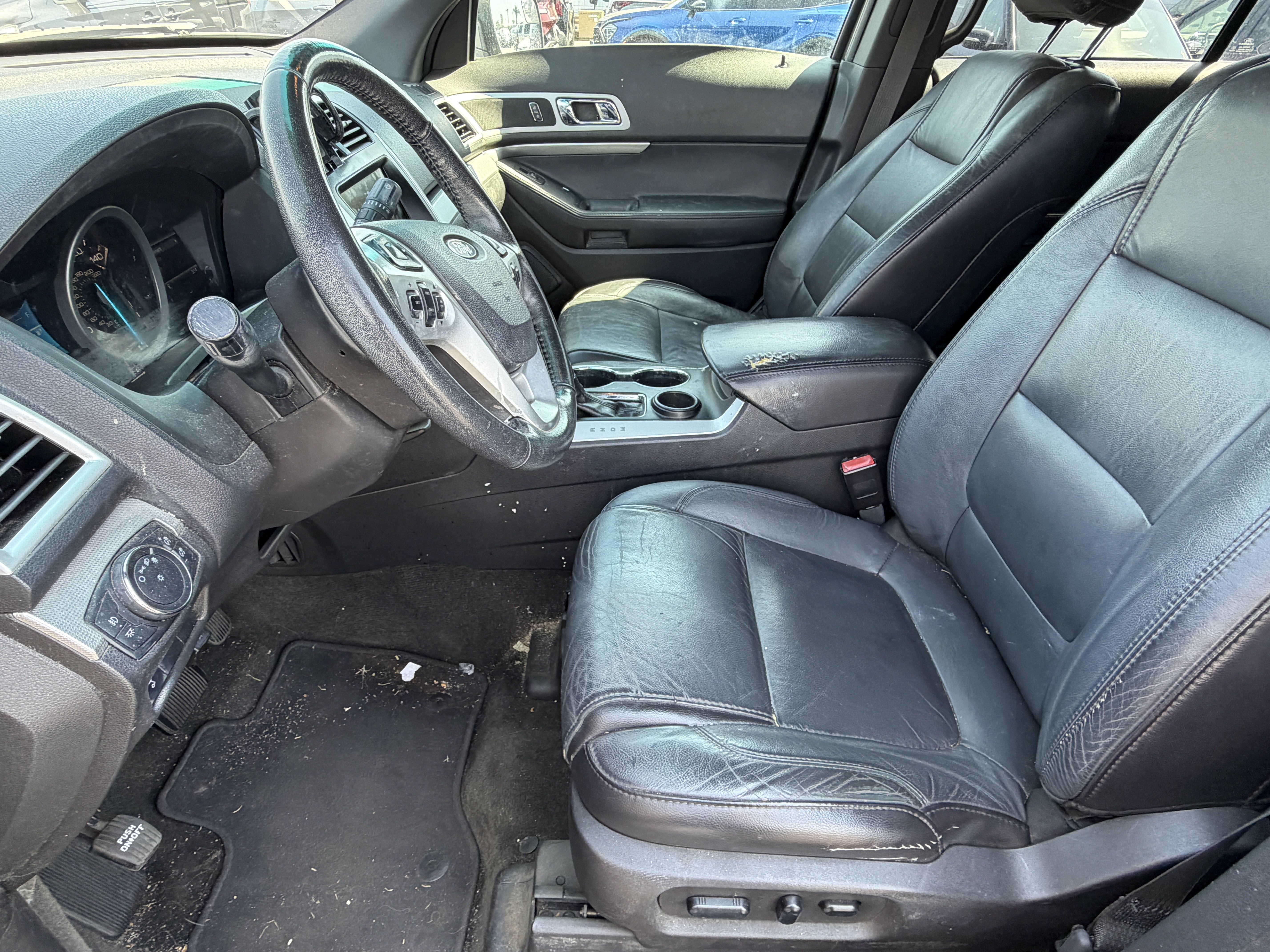 Used 2015 Ford Explorer XLT w/ Equipment Group 202A FWD image 11
