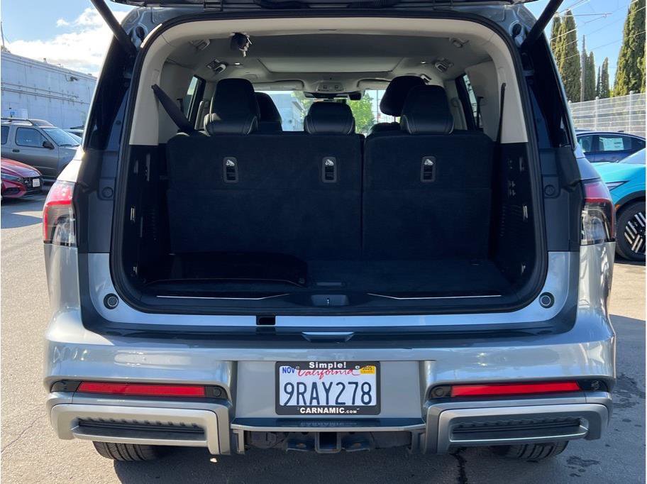 Used 2025 INFINITI QX80 Sensory AWD/4WD image 5