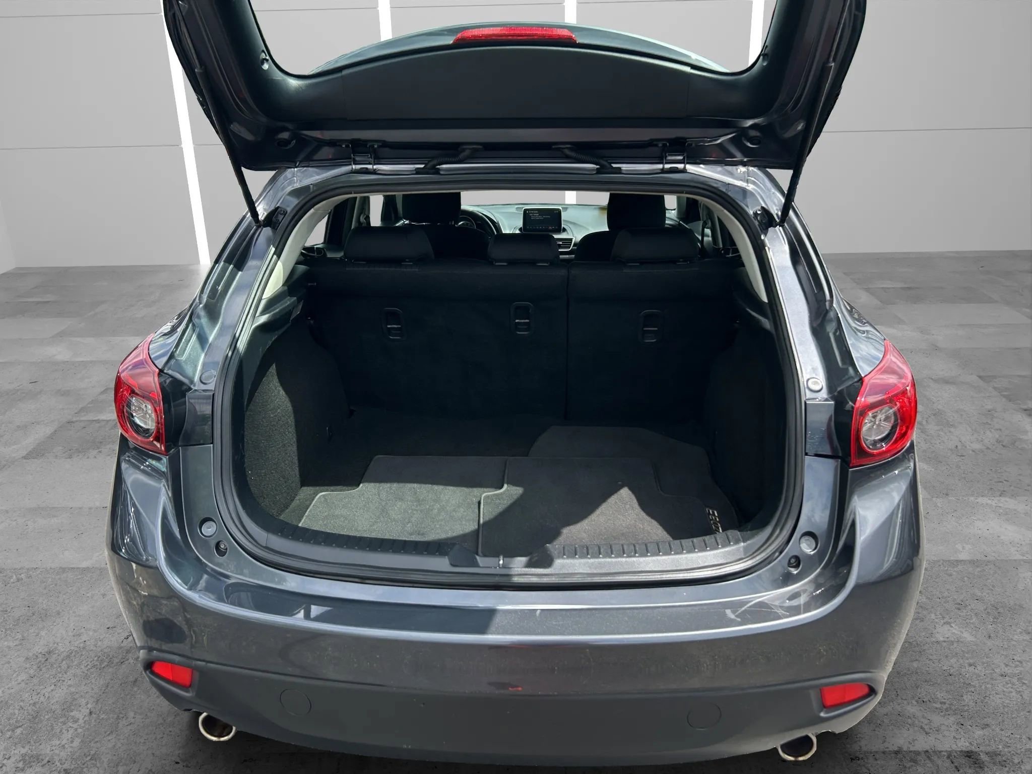 Used 2015 MAZDA MAZDA3 i Sport image 22