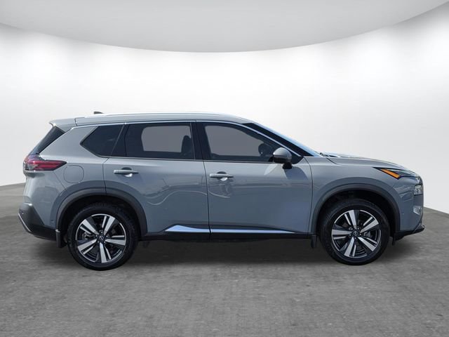 Used 2023 Nissan Rogue SL w/ SL Premium Package FWD image 3