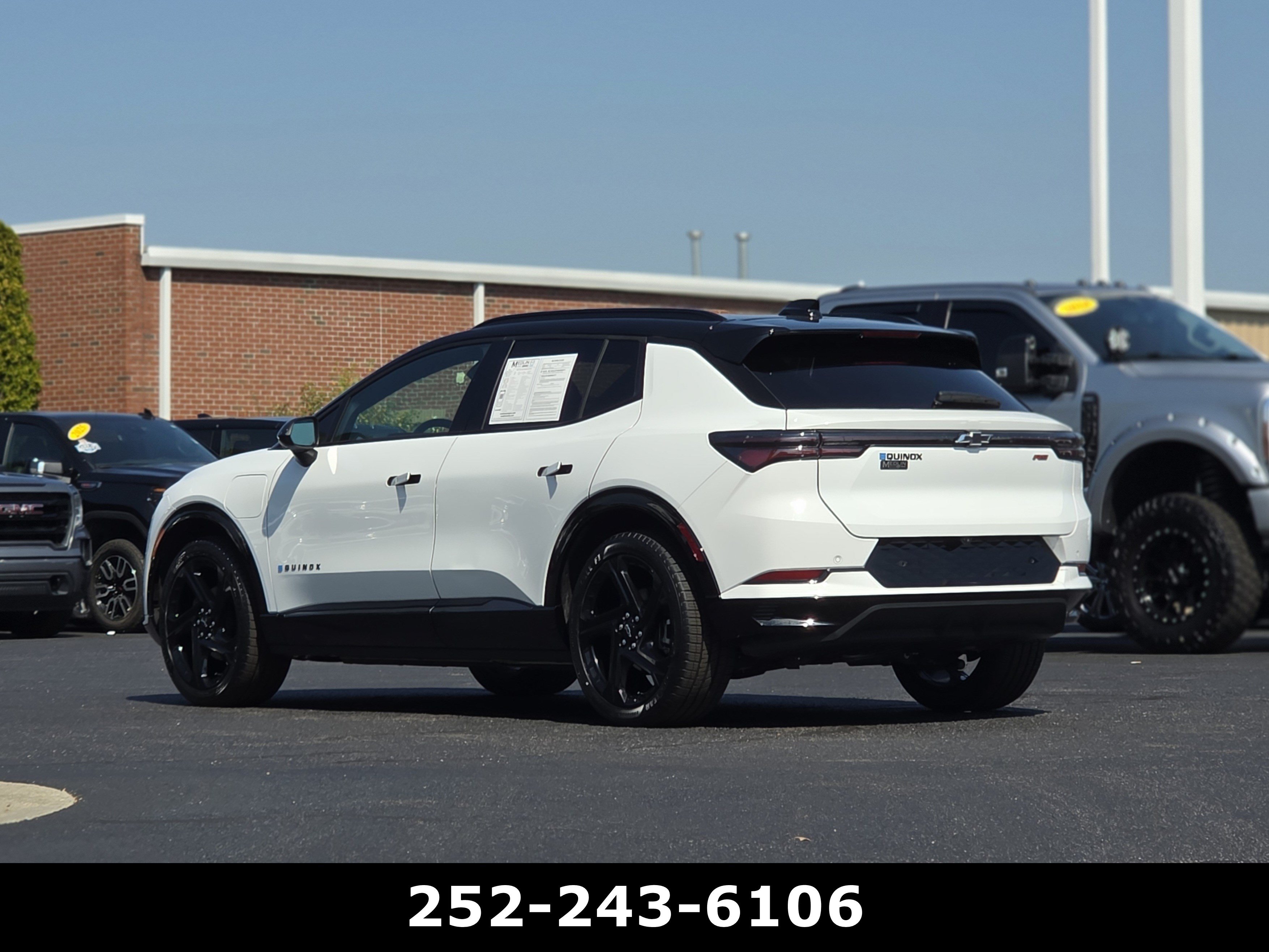 Used 2024 Chevrolet Equinox EV RS FWD image 5