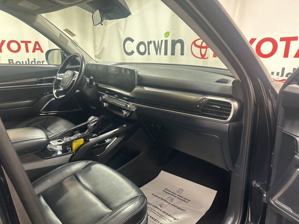 Used 2025 Kia Telluride S image 12