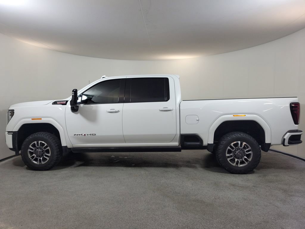 Used 2024 GMC Sierra 2500 AT4 w/ AT4 Premium Plus Package AWD/4WD image 4