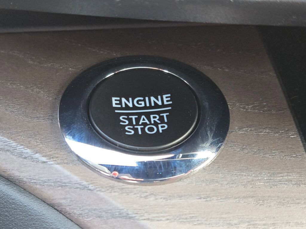 Used 2023 Ford Explorer Platinum w/ Technology Package image 38