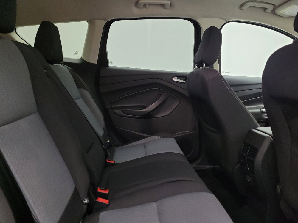 Used 2018 Ford Escape SE image 19