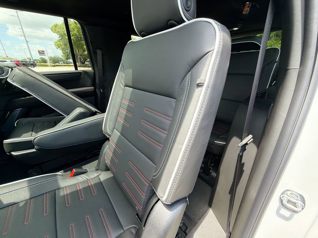 New 2026 GMC Yukon XL AT4 Ultimate AWD/4WD image 31