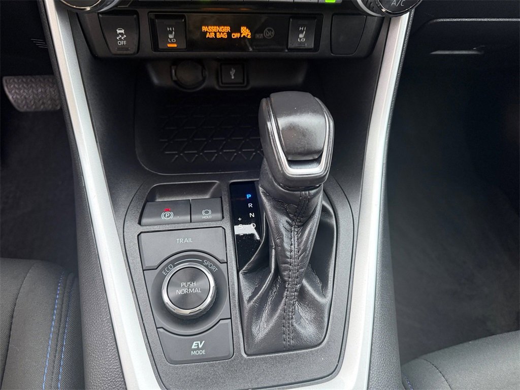 Used 2022 Toyota RAV4 SE image 24