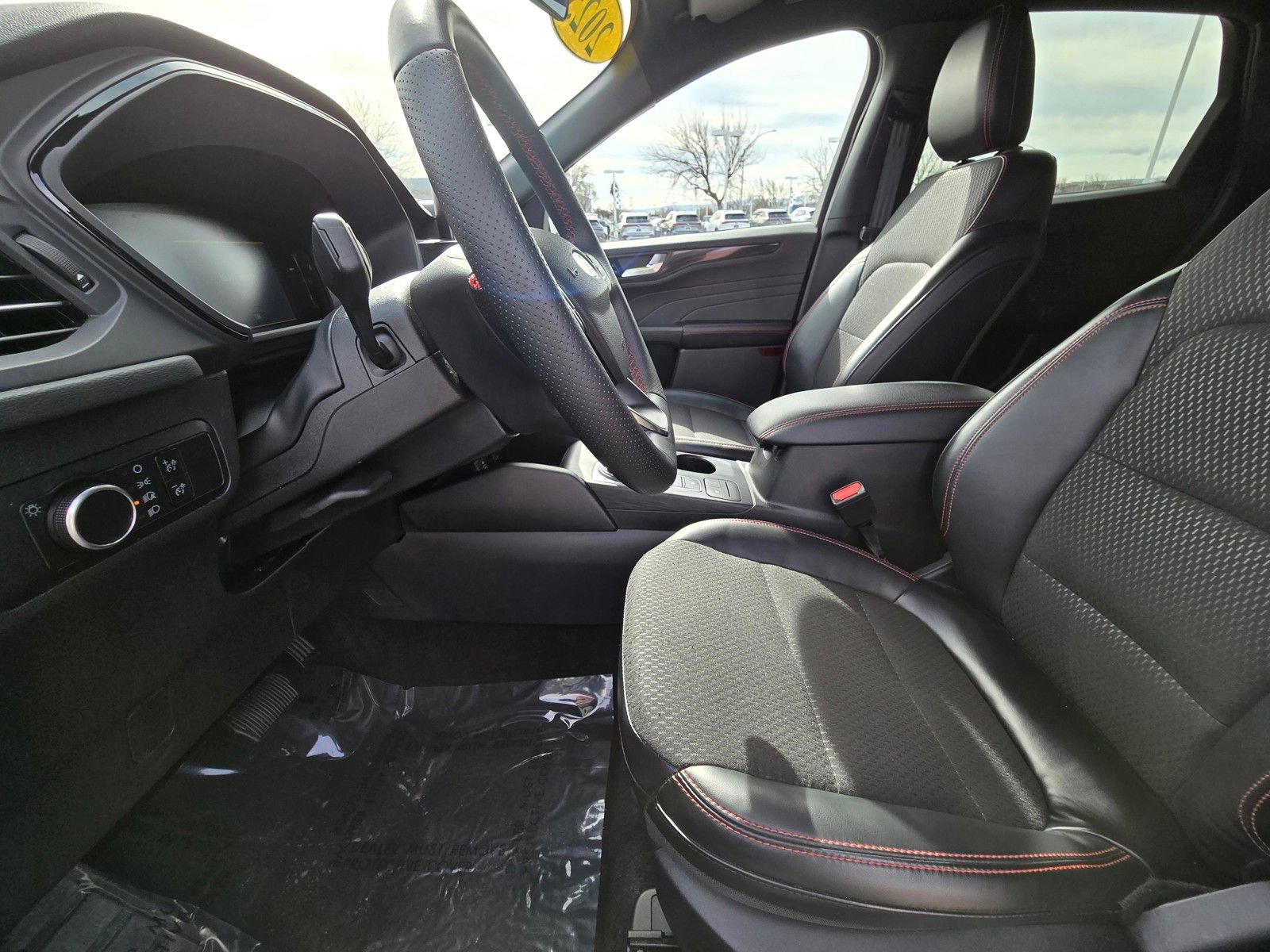 Used 2025 Ford Escape ST-Line image 13