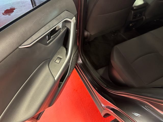 Certified 2021 Toyota RAV4 LE AWD/4WD image 12