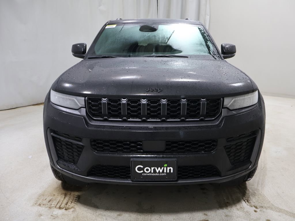 New 2026 Jeep Grand Cherokee Laredo image 2