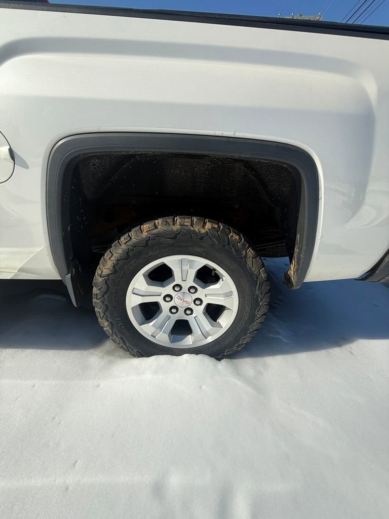 Used 2015 GMC Sierra 1500 SLT w/ Driver Alert Package image 4