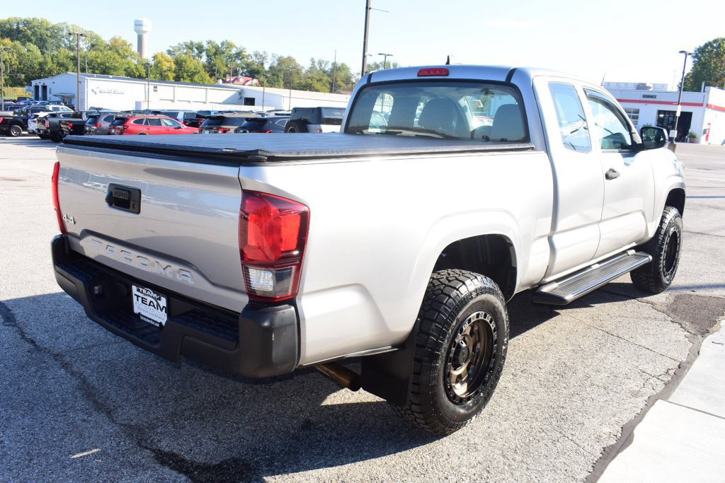 Used 2018 Toyota Tacoma SR AWD/4WD image 5
