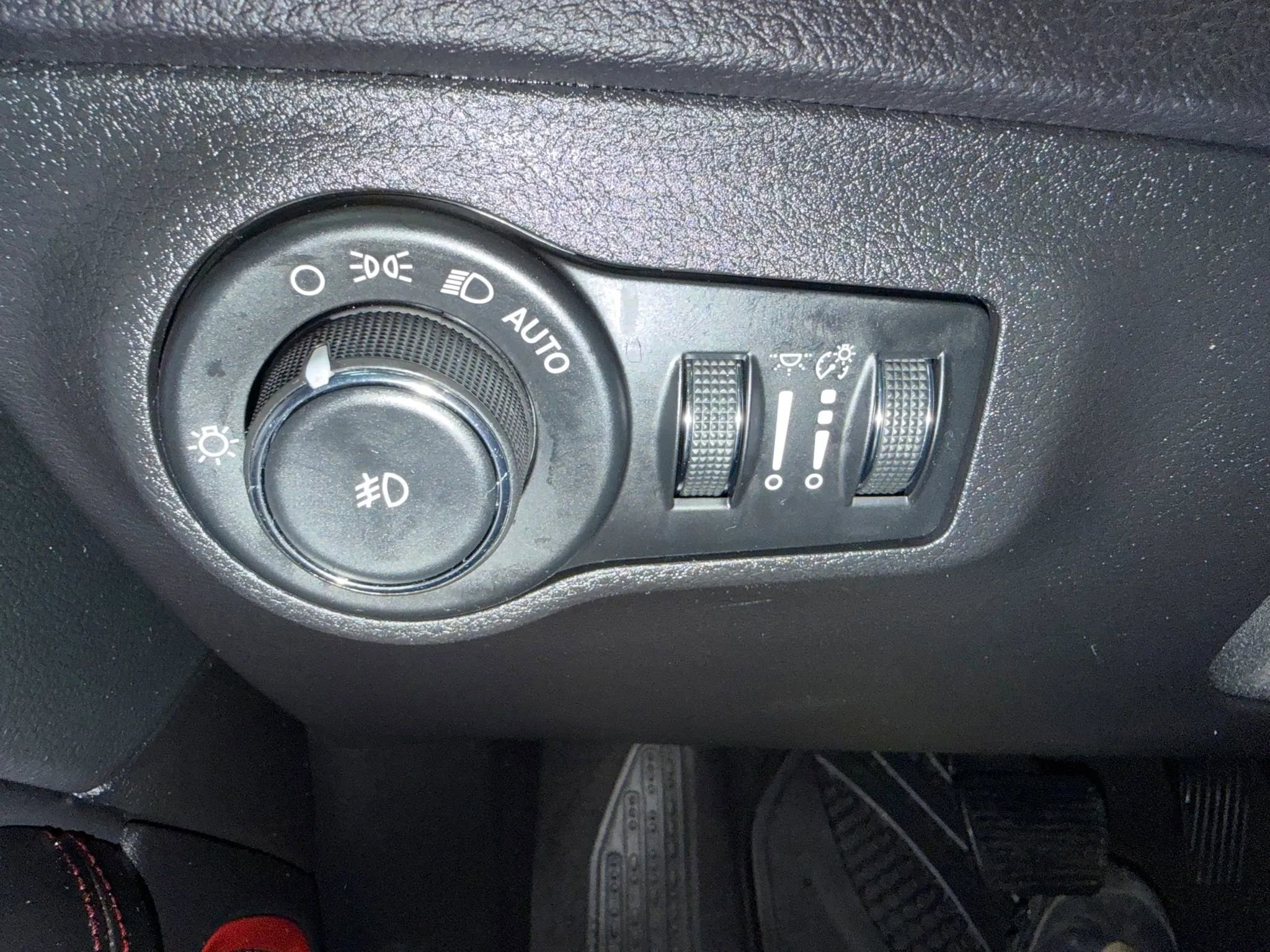 Used 2017 Jeep Compass Trailhawk w/ Leather Interior Group image 18
