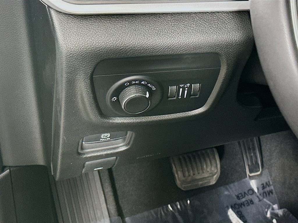 Certified 2024 Jeep Grand Cherokee Altitude AWD/4WD image 18