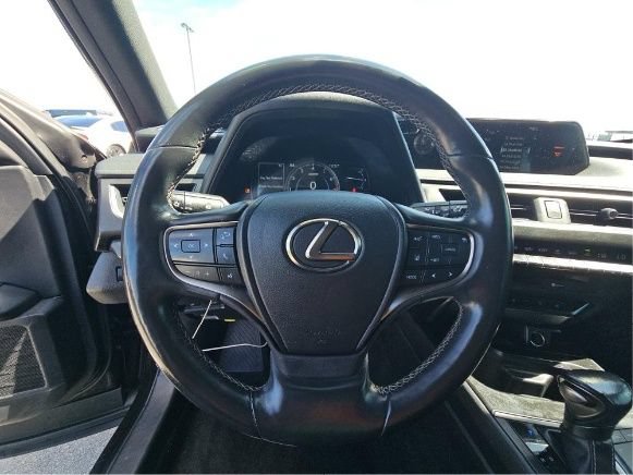 Used 2020 Lexus UX 200 w/ Premium Package FWD image 5